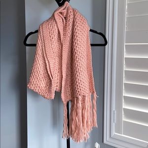 ❤️🆕NWOT BLUSH PINK TASSEL SCARF❤️